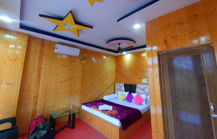 Super Deluxe Double Bedded Room