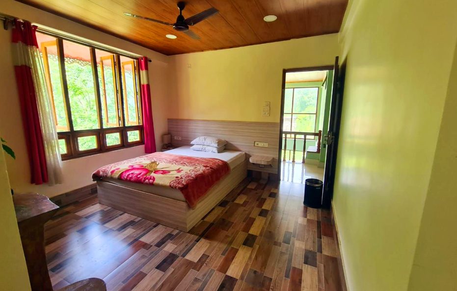 Deluxe Double Bedded Room