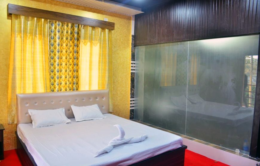 Deluxe Double Bedded Room